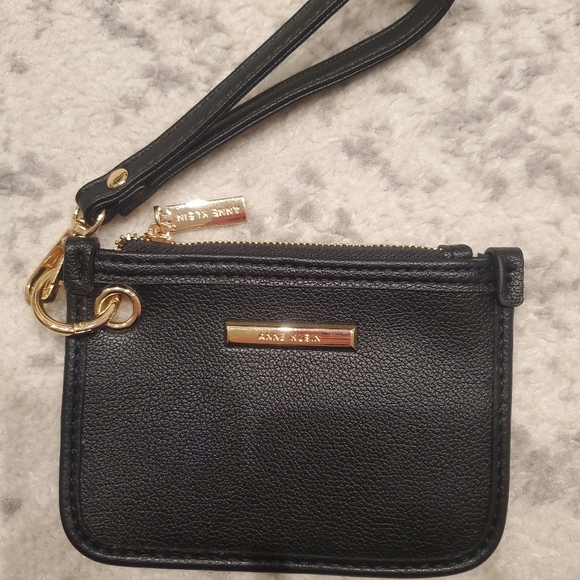 Anne Klein Handbags - Anne Klein Black Zip Wristlet